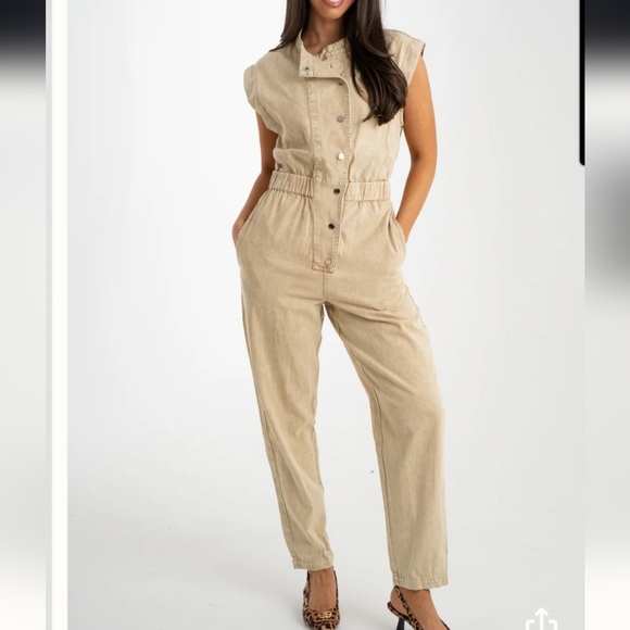 Elan Cotton Sleevless Jumpsuit - Picture 2 of 6